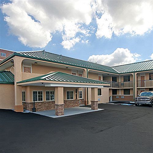 The Townhouse Inn Highpoint Exterior foto