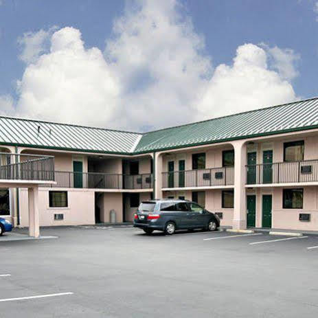 The Townhouse Inn Highpoint Exterior foto